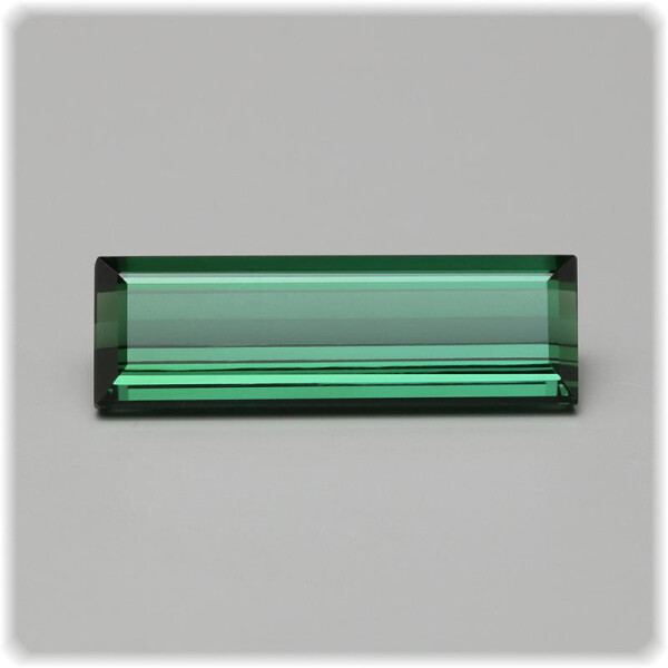 Turmalin grün Verdelith Baguette facettiert 17,2 mm x 5,5 mm 3,66 ct.