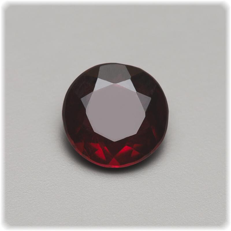 Granat facettiert Rund 6,0 mm / 0,86 ct.