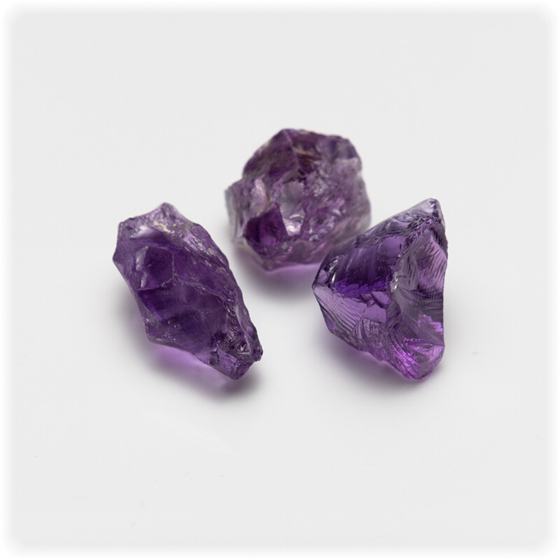 Amethyst Rohsteine – 9,45 g / 47,2 box