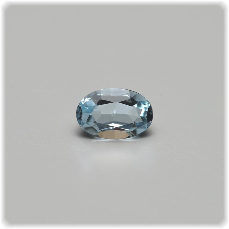 Aquamarin facettiert Oval 6,0 mm x 4,0 mm / 0,44 ct.