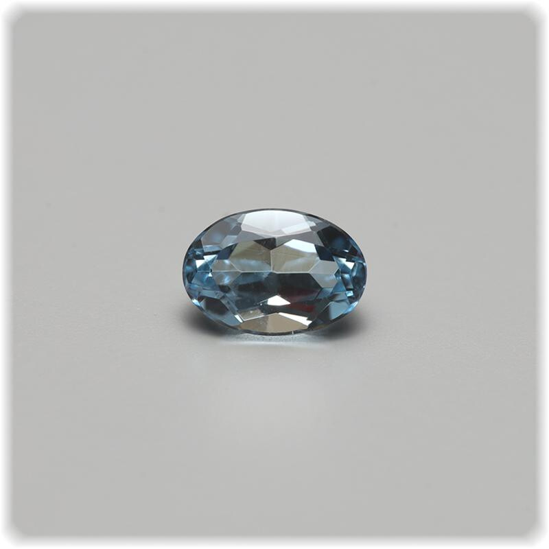 Aquamarin facettiert Oval 6,2 mm x 4,3 mm / 0,53 ct.