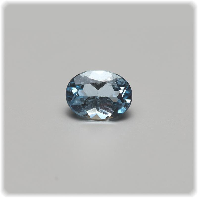 Aquamarin facettiert Oval 6,3 mm x 4,8 mm / 0,59 ct.