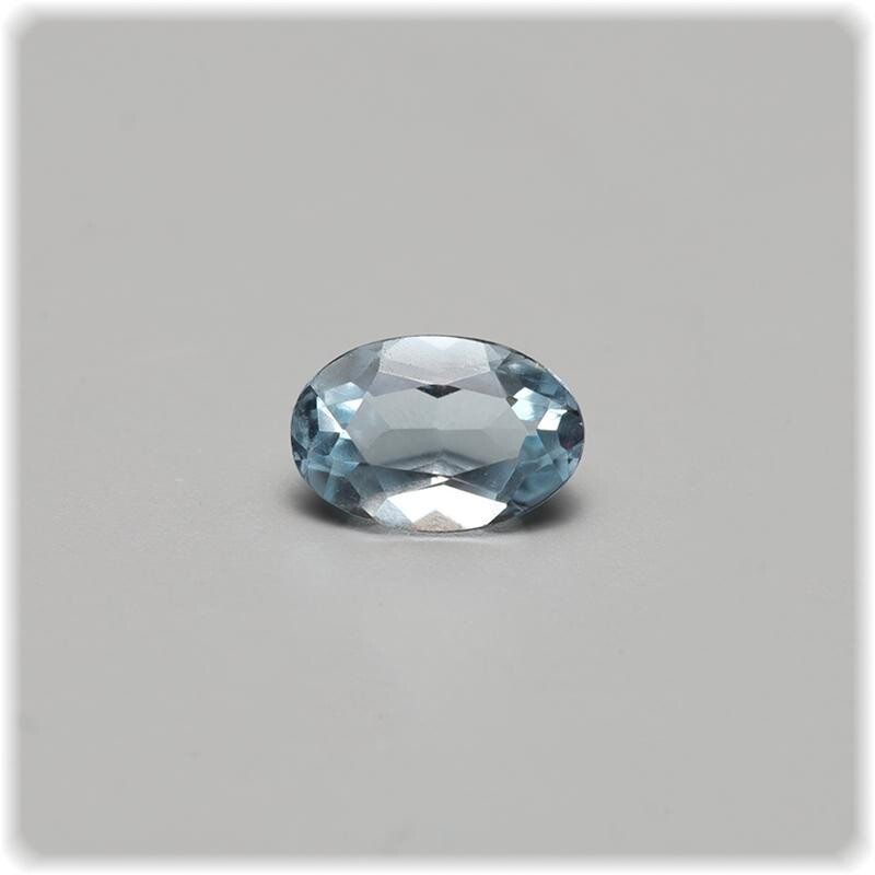 Aquamarin facettiert Oval 6,0 mm x 4,0 mm / 0,42 ct.