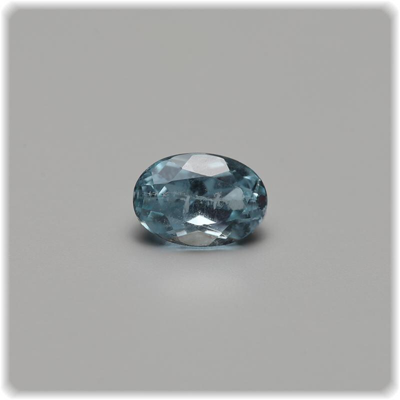 Aquamarin facettiert Oval 6,0 mm x 4,2 mm / 0,52 ct.