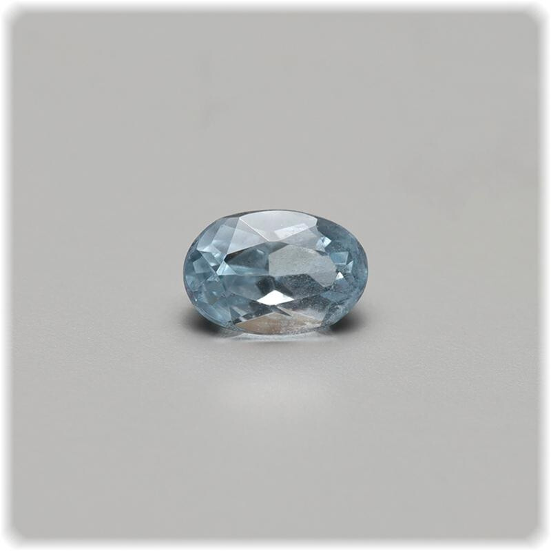 Aquamarin facettiert Oval 4,4 mm x 3,0 mm / 0,20 ct.