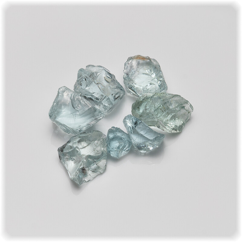 Aquamarin - Rohstein – 9,8 g / 49, box