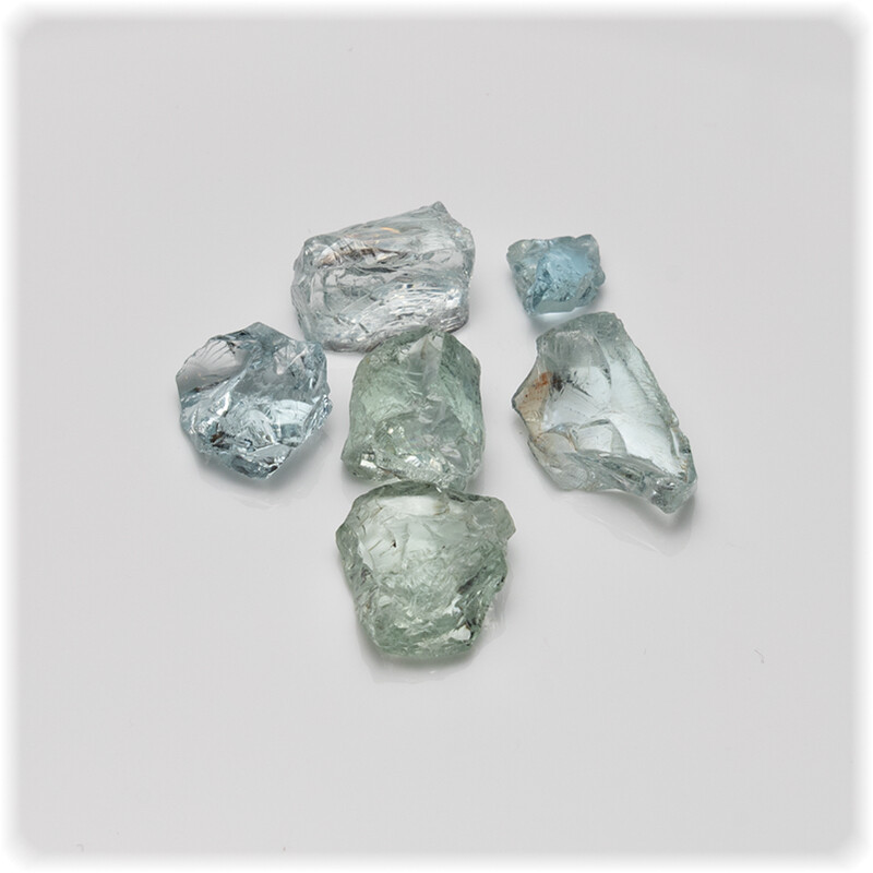 Aquamarin - Rohstein – 9,6 g / 48, box