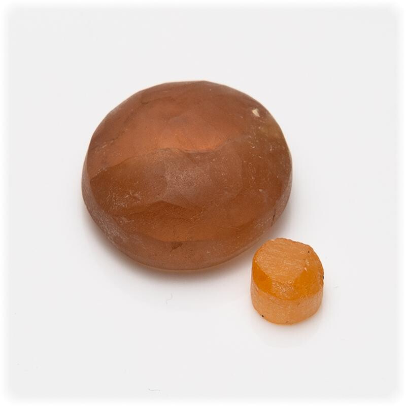 Mandarin Granat Rohstein – 3,49 g / 17,45 ct. Mosambik