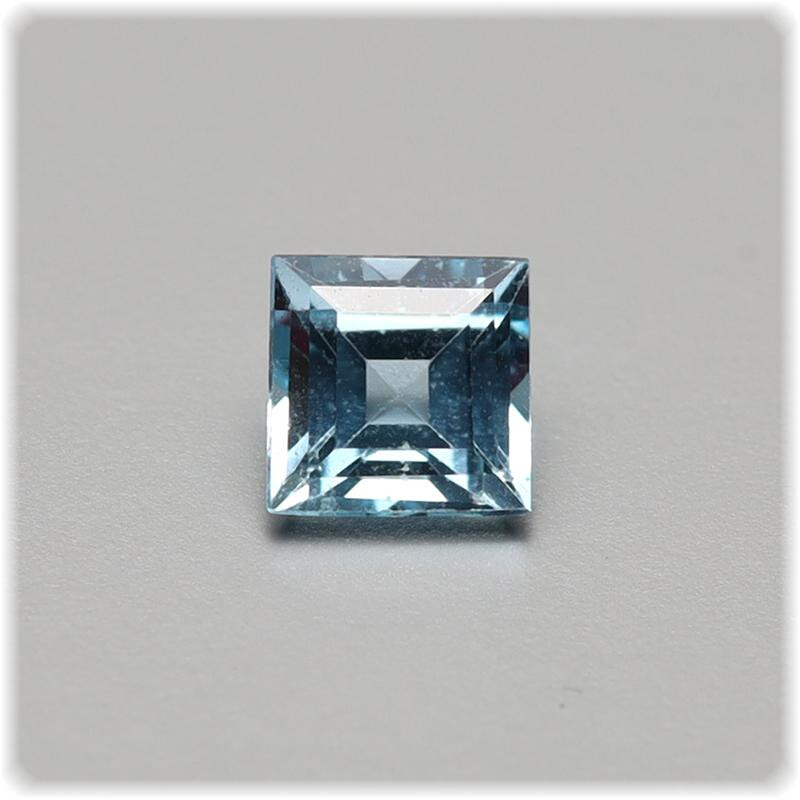 Aquamarin facettiert Viereck 3,0 mm x 3,0 mm / 0,19 ct.