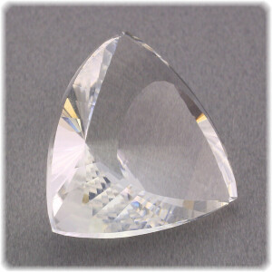 Bergkristall / facettiert / Konkave / 18,8 x 16,0 x 16,0 mm / 12,30 ct.