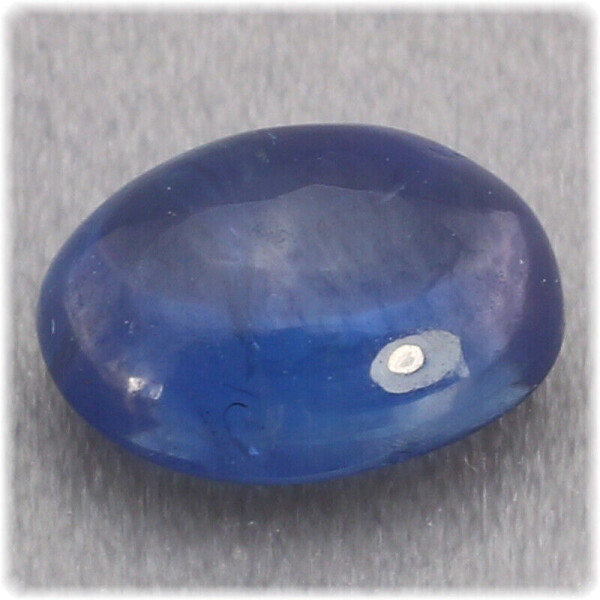 Saphir Cabochon oval 7,3 mm x 5,7 mm / 1,58 ct. / Sri Lanka