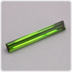 Turmalin grün Verdelith facettiert Baguette 30,7 mm x 4,4 mm / 5,20 ct.