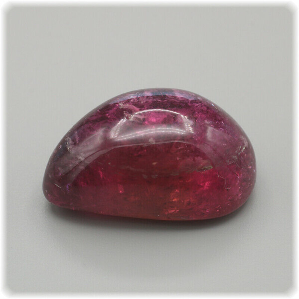 Pink Turmalin Rubellit Cabochon / 14,5 mm x 9,5 mm / 8,10 ct.