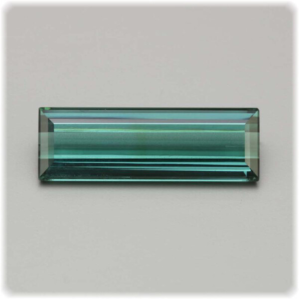 Turmalin grün blau facettiert Baguette 14,0 mm x 5,0 mm / 2,16 ct.